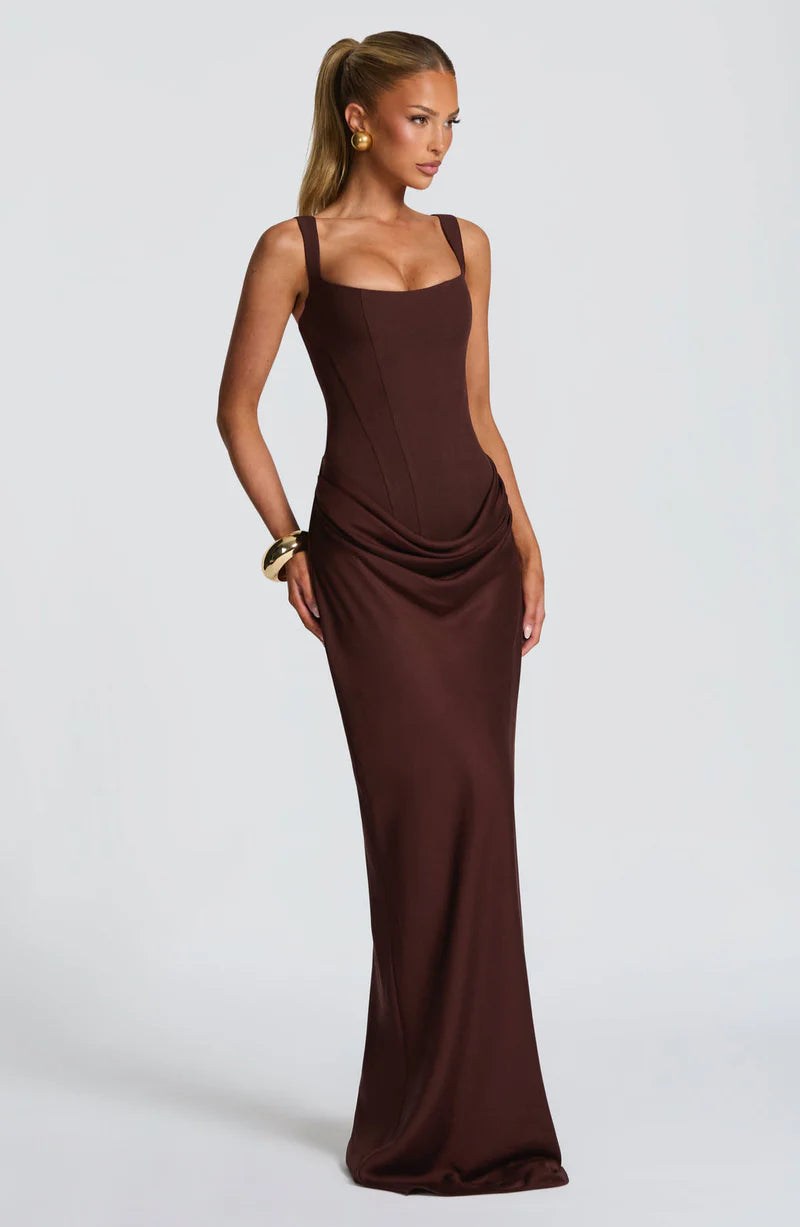 Hourglass Maxi Dress – Figure-Shaping Elegant Silhouette