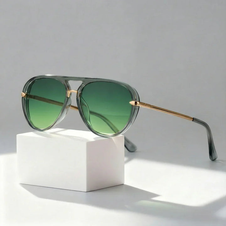 Aviator Sunglasses – Tinted Fashion Eyewear