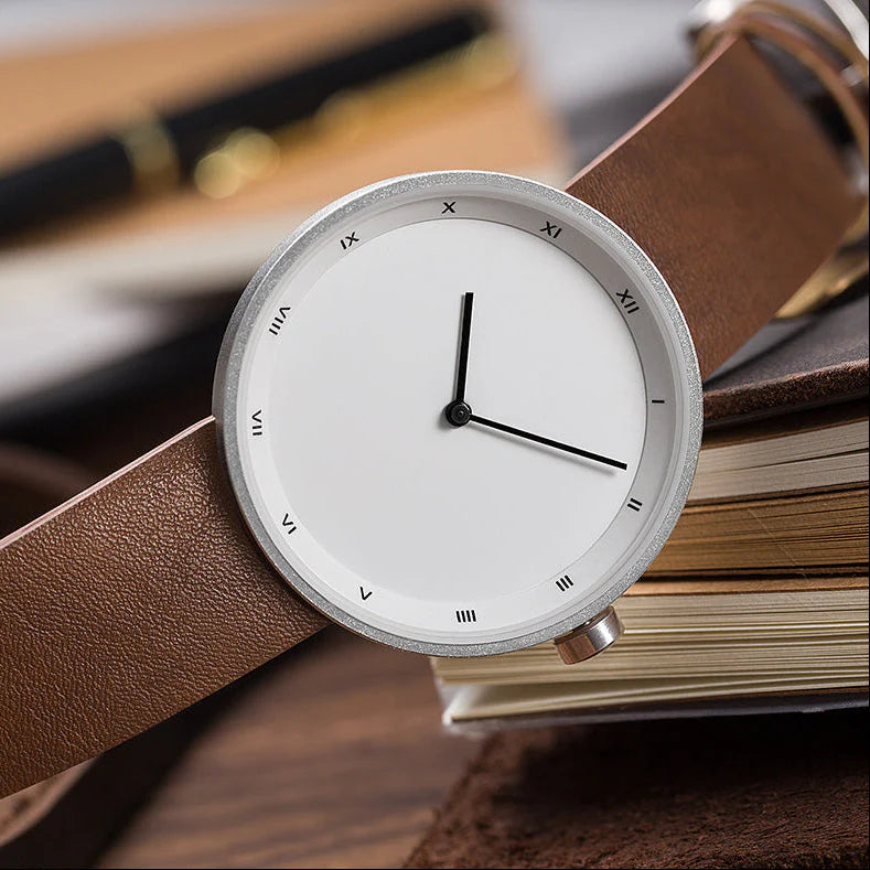 Minimalist Analog Wrist Watch – Clean Dial Leather Strap Design
