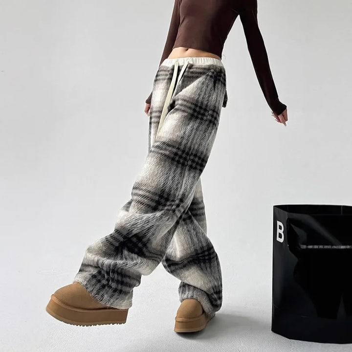 Plaid Lounge Trousers – Relaxed Wide-Leg Comfort Fit