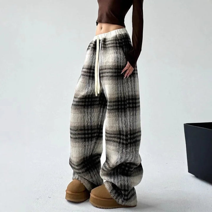 Plaid Lounge Trousers – Relaxed Wide-Leg Comfort Fit