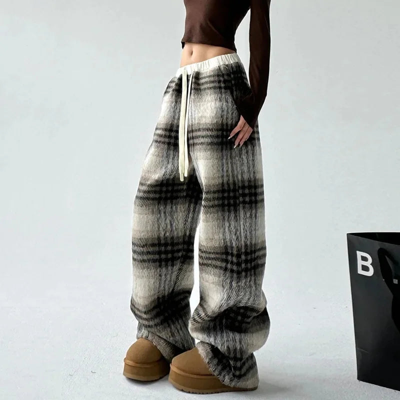 Plaid Lounge Trousers – Relaxed Wide-Leg Comfort Fit