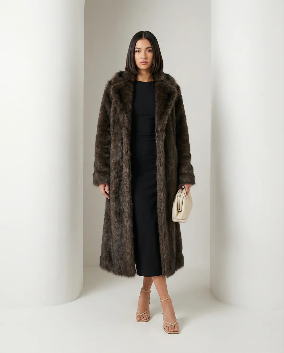 Longline Faux Fur Coat – Warm Luxury Winter Outerwear for Elegant Style