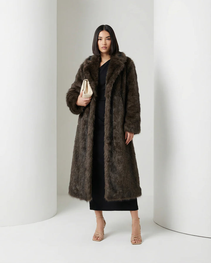 Longline Faux Fur Coat – Warm Luxury Winter Outerwear for Elegant Style