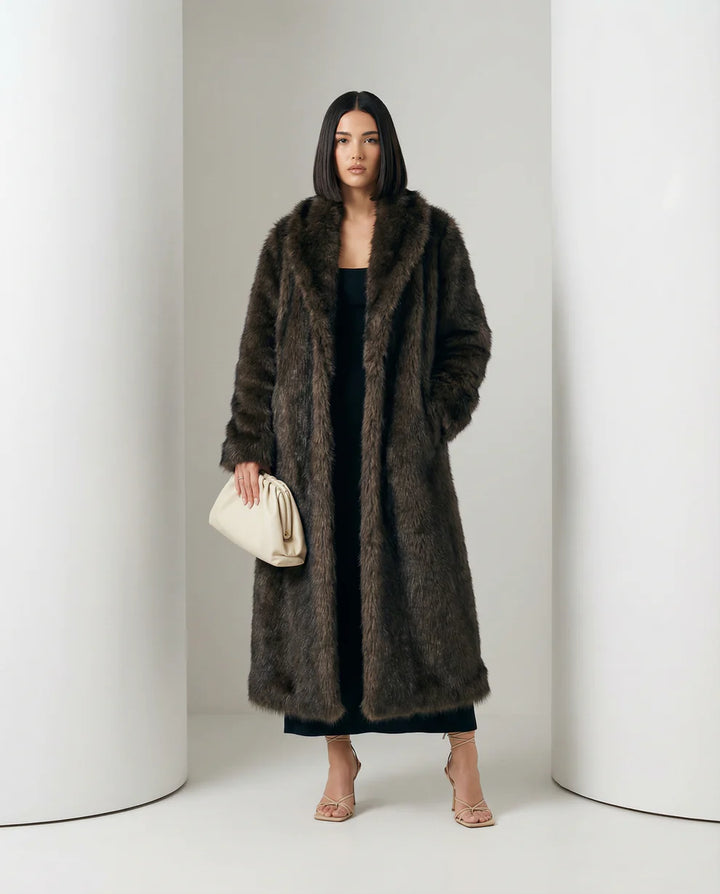 Longline Faux Fur Coat – Warm Luxury Winter Outerwear for Elegant Style