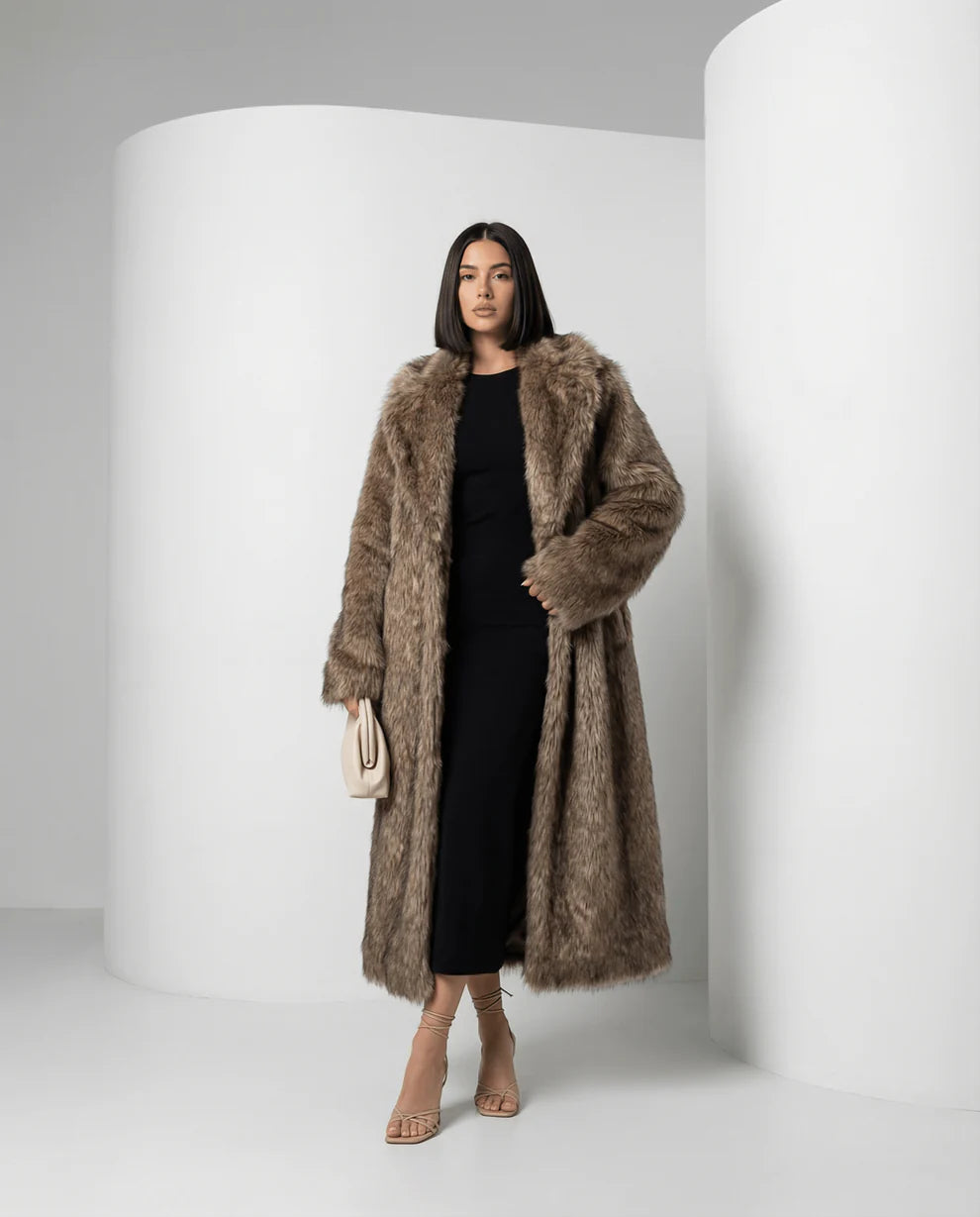 Longline Faux Fur Coat – Warm Luxury Winter Outerwear for Elegant Style